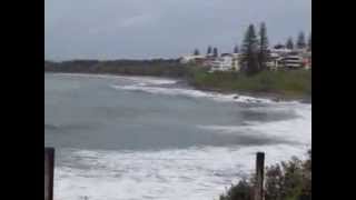 preview picture of video 'Crashing Ocean at Wooli Bay, Yamba'