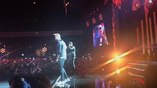 Zé Neto E Cristiano - “ Morador de Rua “ DVD Esquece o Mundo Lá Fora