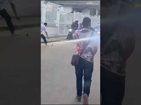 desde San Vicente #antioquia nos envían esta emocionante final de juego del trompo modalidad calle