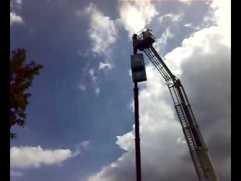 TRABANT 601 VS BETON CRASH TEST BY RONCS AUTÓ KFT