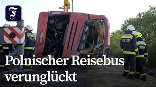 Mindestens zwölf Tote bei Busunglück in Ungarn