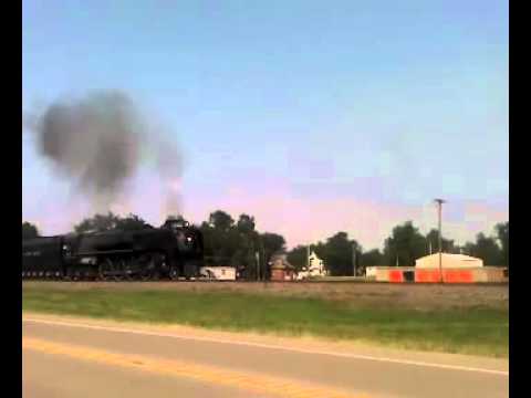 Steam engine rolling thru Swifton Ar on Monday.