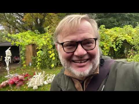 SHORT_Presseofficeren til Halloweencirkus