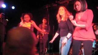 Sharon Jones &amp; The Dap Kings Live, Keep On Looking, 1.17.08