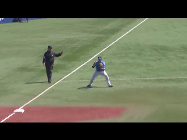 【4回表】ボールは友達!? マリーンズ・ダフィー 素手で打球をさばいてダブルプレー!! 2017/4/23 M-Bs