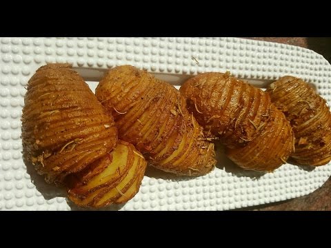 How to make Rosemary Roasted Potatoes كيفية عمل بطاطس مشوية في الفرن باكليل الجبل (روز ماري)