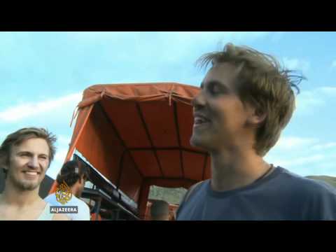 Turizam: Spuštanje niz aktivni vulkan - Al Jazeera Balkans