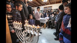 שירי חנוכה בביתו של רבי אלעזר מרדכי קעניג שליט''א, כסלו תשע''ח