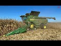 JOHN DEERE X9 1000 Combine Harvesting Corn