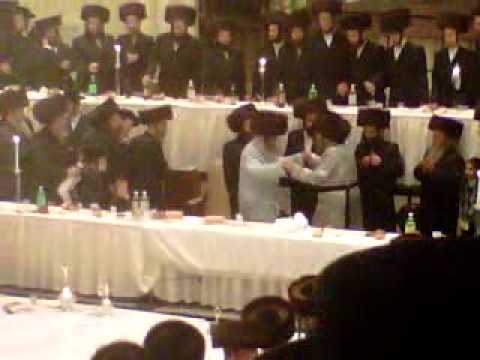 satmar rabbi attending sheva bruches in spinka