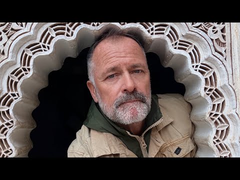 Daddybear in Marrakech Morocco. All the shirts in 1 #bear #travel #lifeisbutadream #morocco 