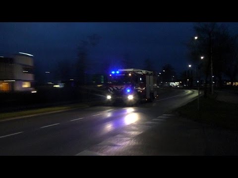 Uitruk brandweer Dokkum, TS 02-4232 met spoed onderweg naar OMS melding