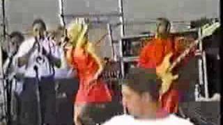 Board in OC No Doubt live 1995 Open the gate