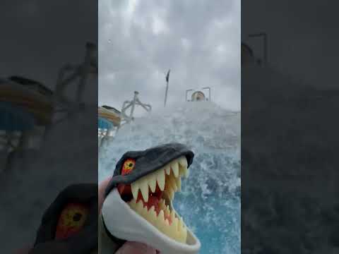 Mosasaurus at the Waterpark #jurassicworldrebirth #summer #dinosaur #waterpark