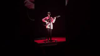 St. Vincent — “Severed Crossed Fingers” (Acoustic Soundcheck @ Hollywood Palladium, Los Angeles)