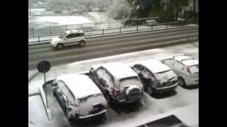 preview picture of video 'NEVICATA FINE APRILE A TIONE DI TRENTO 1/2'