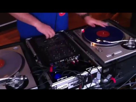 DJ amaze's DJ class with DJ Bis