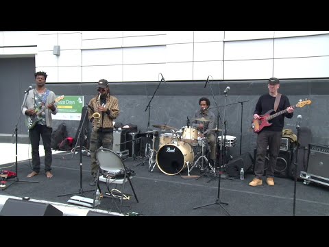 NYC La Guardia Pop–Up Fest