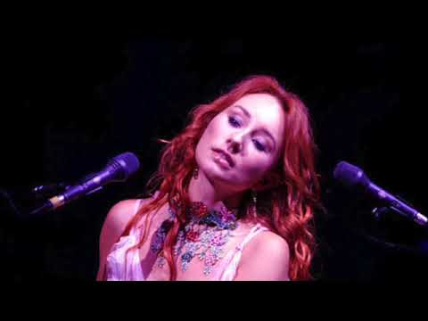 Tori Amos - Mother Revolution (Live)