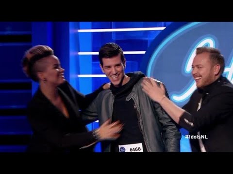 De jury is dól op Prins Erik! - IDOLS