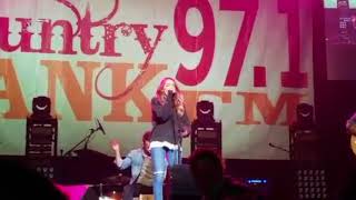 Danielle Bradbery singing Can&#39;t Stay Mad at You