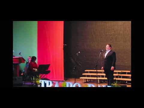 Aled Wyn Davies sings Granada