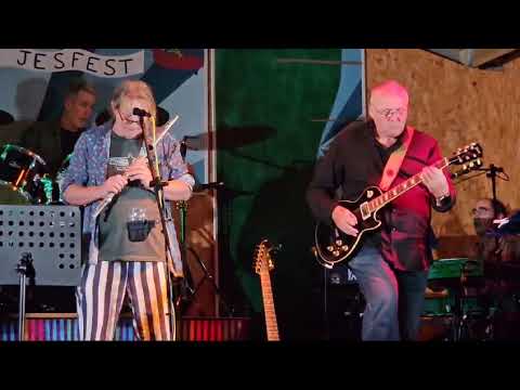 Comfortably Prog performing Rhayader by Camel