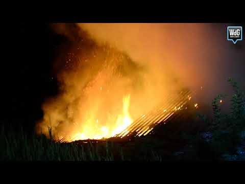 Brand legt monumentale schuur in de as in Beegden