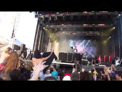 Erol Alkan & Boys Noize live @ Ultra Music Festival Miami 2010, Waves