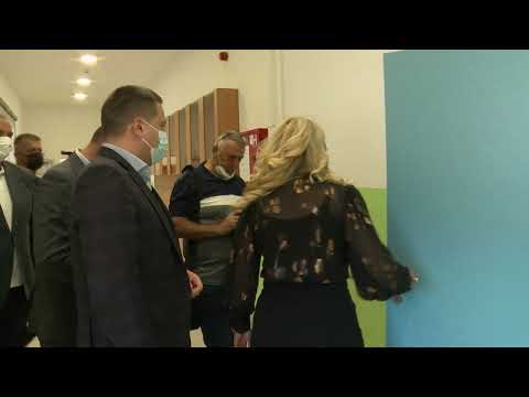 Ministar Ružić obišao rekonstruisanu školu u Badnjevcu