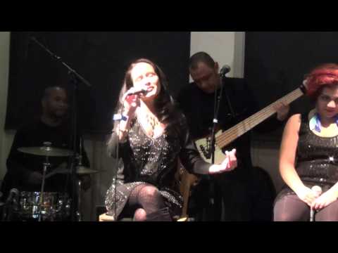 10 22 12 Ulrike Westfa Kerstspecial singer songwriter De machinist Rotterdam 2015 23 12 15 SD 01 010
