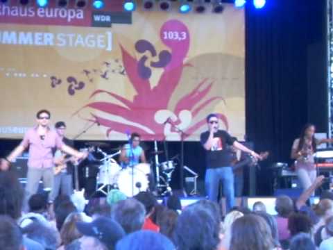 Paco Mendoza feat. Akua Naru: Vengo Don Caramelo 1/3 Concierto en Summerstage 09