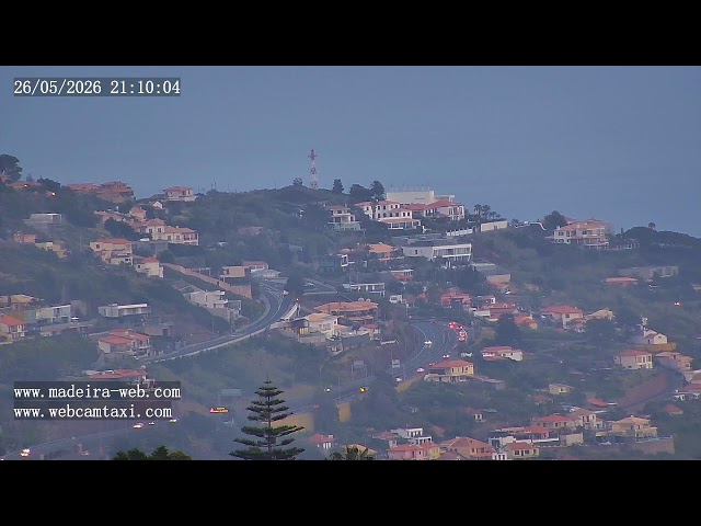 フンシャル市街 サン・ロケ高台（マデイラ島の州都フンシャル市内サン・ロケの高台から、フンシャル湾・市街地・港を一望するパノラマカメラ。サント・アントニオ教会・セー大聖堂・バレイロス・スタジアム・カジノ・ダ・マデイラなども映る街の全景）