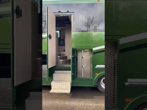 Horse truck - Image 2