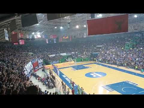 Bad blue boys Futsal Dinamo - bubnjevi početak tekme