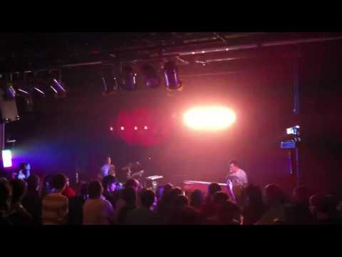 fetus twenty one pilots performs Forest + technical difficulties (2011)