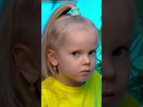 Сьюзи смотрит как хищник на жертву на эту ореховую вафлю😅 #betsy #suzy