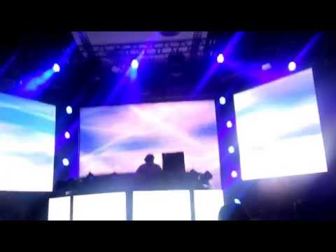 Tucandeo playing Motorcycle vs Sander van Doorn - As the Daisy Comes @ White Dimension 2013