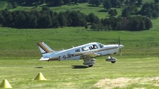 preview picture of video 'Despegue Piper PA-28 Dakota (F-GJRM) altipuerto de La  Llagonne'