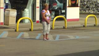 Weird gangstalker lady in Henderson,Kentucky