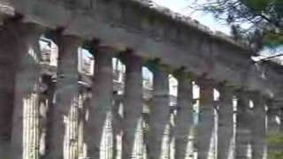 preview picture of video 'Greek Ruins at Paestum, Italy'