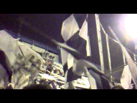 "Veléz te vamos a matar" Barra: La Peste Blanca &bull; Club: All Boys