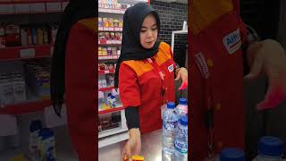 Download lagu Alfamart clerk's reaction when asked for a condom 🤣 #fypshorts #prank #vlog #entertainment #short... mp3