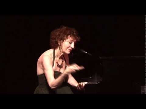 A Quiet Little Table in the Corner - Linn Lorkin