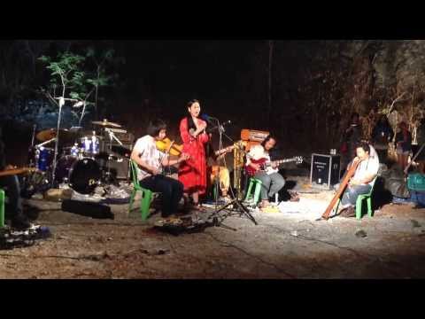 Naam - Yaan feat. Pearl Rapeeporn Pratum-Anon. Live in Stonefree III 11-1-14/ 03.30am