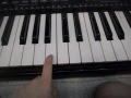 2 урок.как научиться играть на синтезаторе маленькой ёлочке 