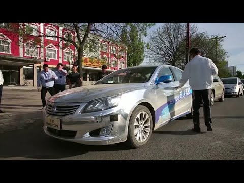 消息人士稱，受美國製裁影響，中國華為計劃進軍電動車領域。 (China's Huawei, reeling from U.S. sanctions, plans foray into EVs, sources say)