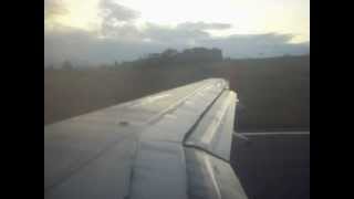 preview picture of video 'Avianca Airbus A319-112 N634MX taking off Bucaramanga Palonegro Rwy 17'