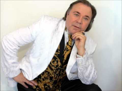 VLADIMIR KOVAL  sings '' O SOLE MIO'' by E.  De CAPUA.