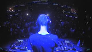 Armin Van Buuren plays &quot;Trinidad Dreams&quot; in Ibiza